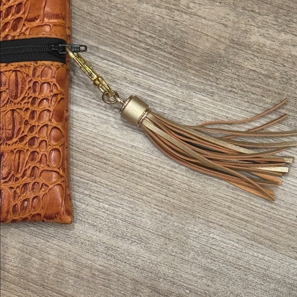 Makeup Junkie Embossed Leather makeup pouch El Dorado Cognac Bubble Gator - Picture 3 of 9